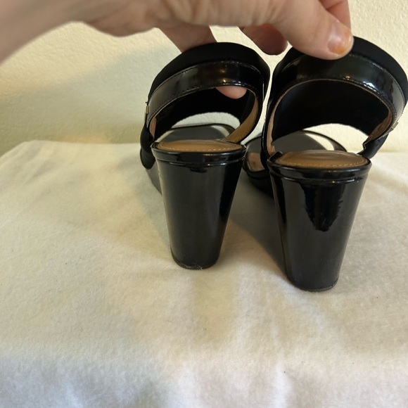 Calvin Klein
Bryley Wedge Sandals 9 - Picture 3 of 10